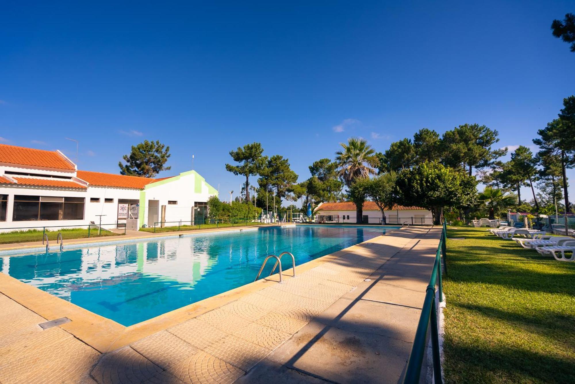 Kampaoh Sesimbra Hotel Bagian luar foto